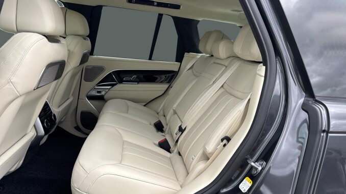 Land Rover Range Rover 3.0 P460e Autobiography 4dr Auto Estate - Image 4